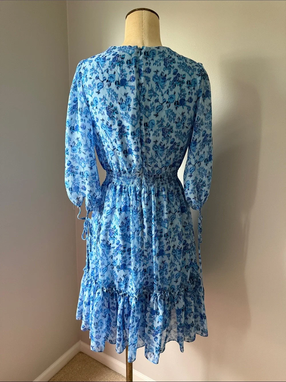 Taylor Blue Purple Floral Chiffon Flowy V-Neck Ruffle Tiered Dress Womens Size 4
